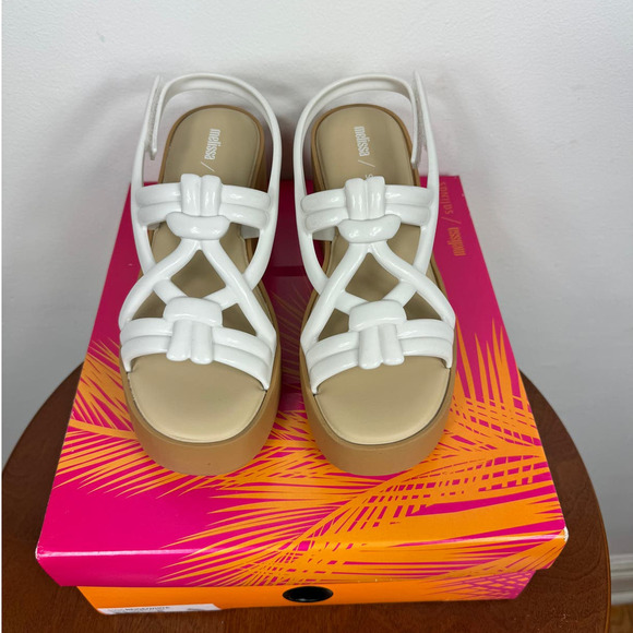 Melissa Sand and Salinas Platform Wedge Sandal in White Size 8